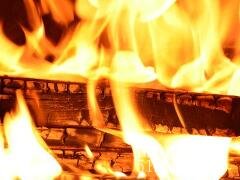 梦见烧火是什么意思：生活越来越精彩/注意小人侵扰