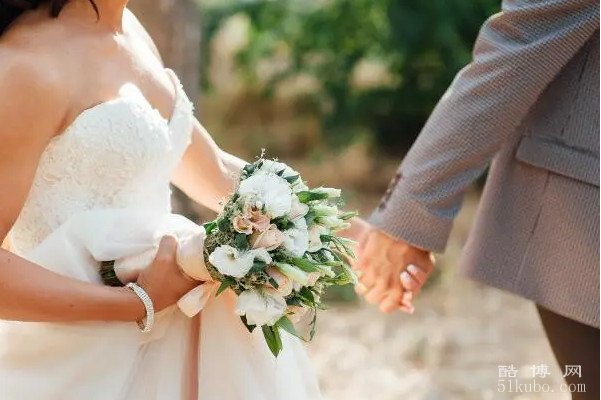 祝二人新婚的句子简短文案：真诚又暖心/2023最火结婚祝福语
