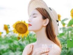 狮子女等你挽回的表现：会主动地联系你/注意你的消息动态