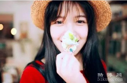 外表可爱但内心巨成熟的血型女：A型血女（可爱与成熟并存）