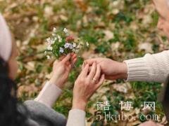 老公惯着我宠着我的说说：甜蜜幸福/被宠和偏爱的霸气句子