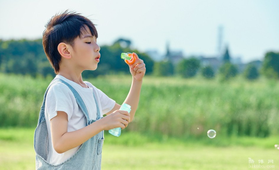 8月份生的男孩子取名技巧：以节日取名/以夏取名
