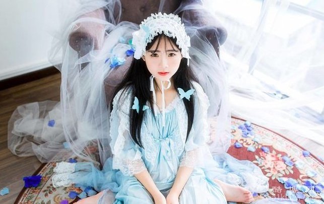 水瓶座女动了真情的迹象:主动聊天无话不谈