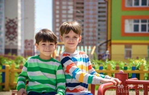 2025款蛇宝宝男孩取名大全：吉祥好听（景珩、瑞霖）