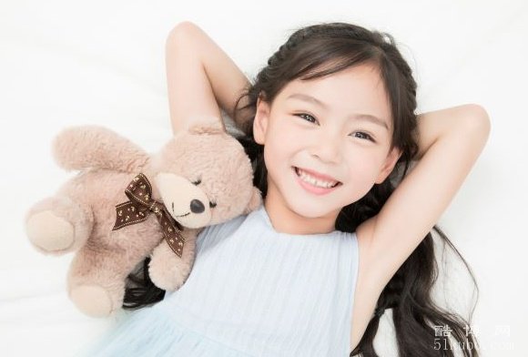 优雅好听陈姓属蛇女名字：大气有涵养（陈怡然、陈婧汐）